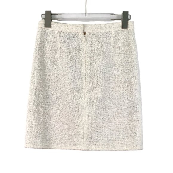 Chanel “Station” Series White pocket logo-buttoned woven tweed skirt - Picture 2 of 9